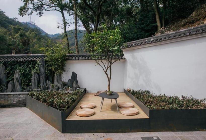 Kertre Néző Standard Bungalow, Pin Cheng