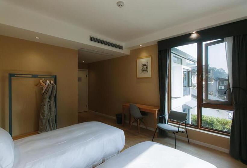 Kertre Néző Standard Szoba, Pin Cheng