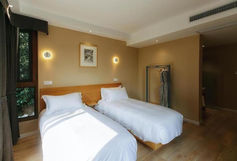 Kertre Néző Standard Szoba, Pin Cheng