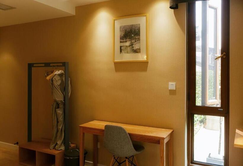 Kertre Néző Standard Szoba, Pin Cheng