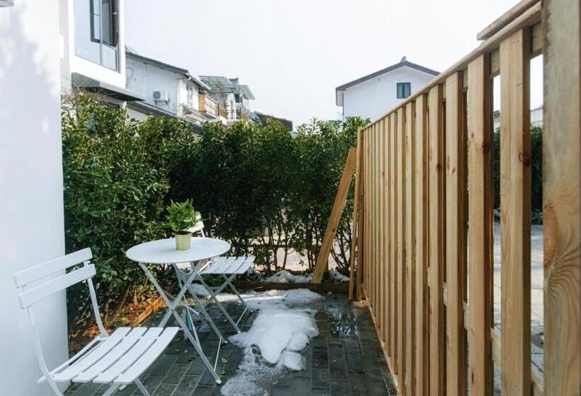 Kertre Néző Standard Szoba, Pin Cheng