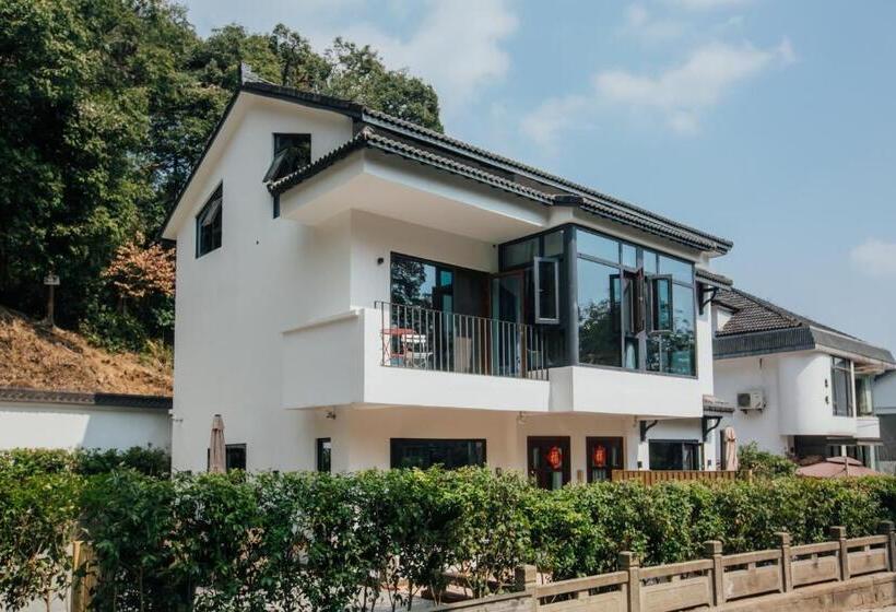 Kertre Néző Standard Bungalow, Pin Cheng