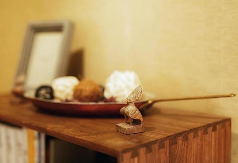 Kertre Néző Standard Bungalow, Pin Cheng