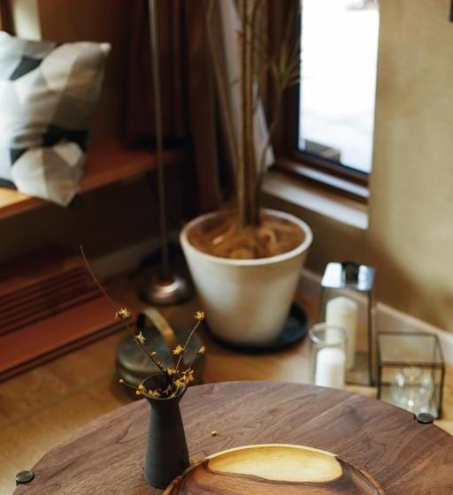 Kertre Néző Standard Bungalow, Pin Cheng