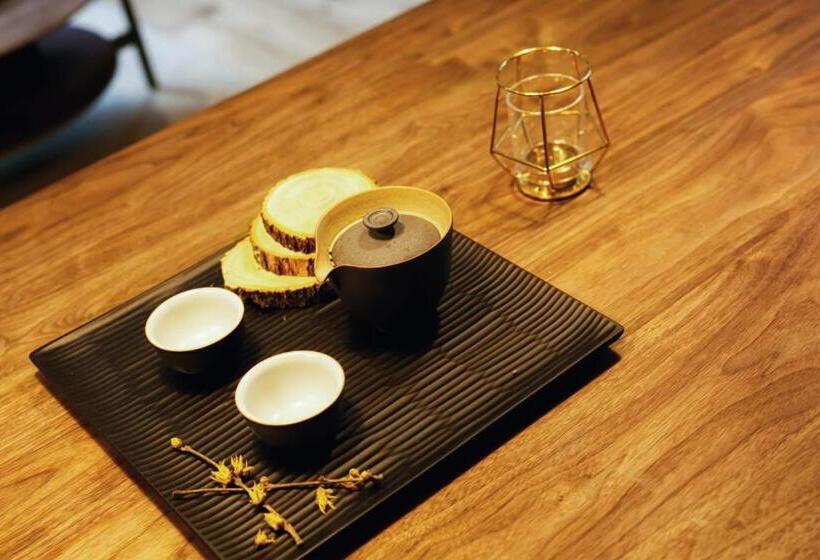 Kertre Néző Standard Bungalow, Pin Cheng