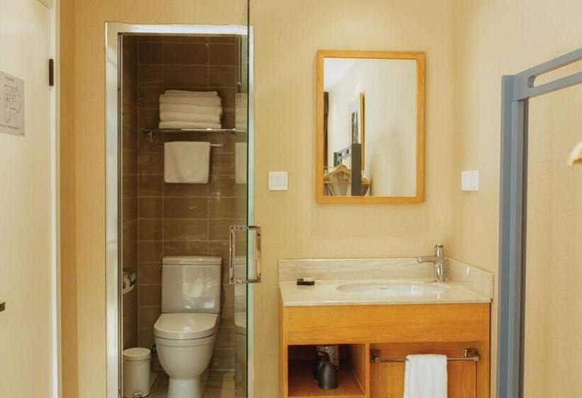 Kertre Néző Standard Szoba, Pin Cheng