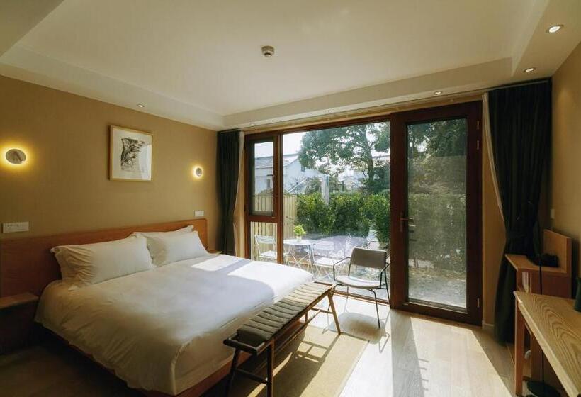 Kertre Néző Standard Szoba, Pin Cheng