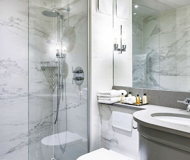 اتاق سوپریور, Marquis Suffolk