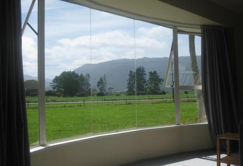 شقة غرفتين, Karamea River Motels