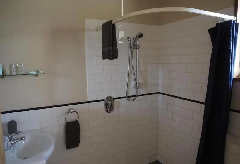 インサイドのスタンダードスタジオ, Karamea River Motels