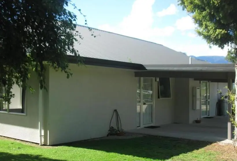 １ベッドルームインサイドアパートメント, Karamea River Motels