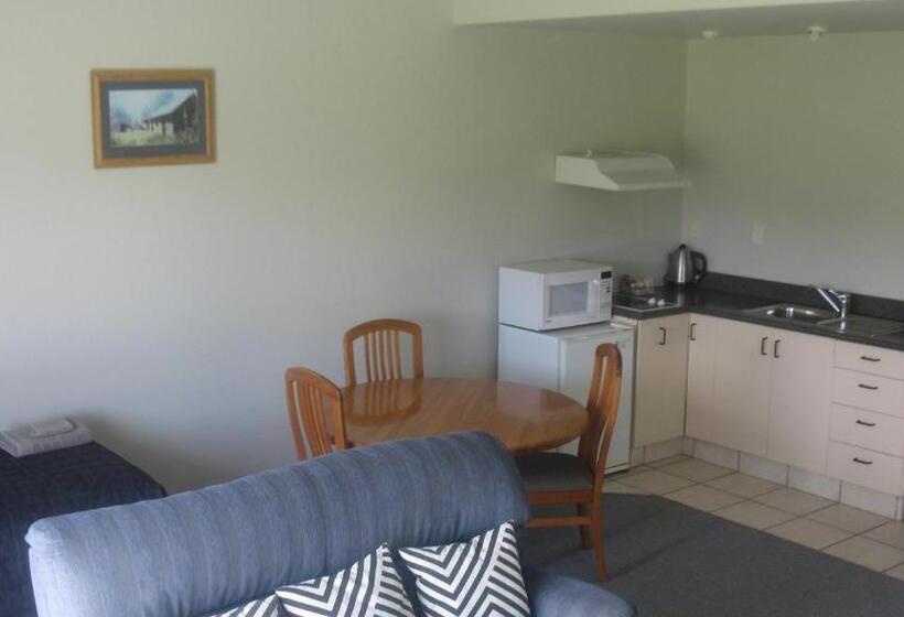 Апартаменты Внутренние 1 Спальня, Karamea River Motels