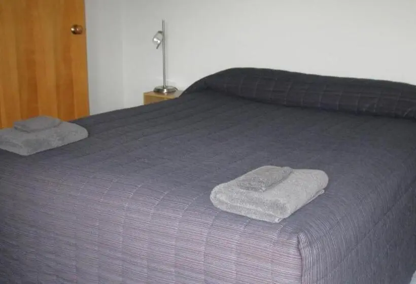 １ベッドルームインサイドアパートメント, Karamea River Motels
