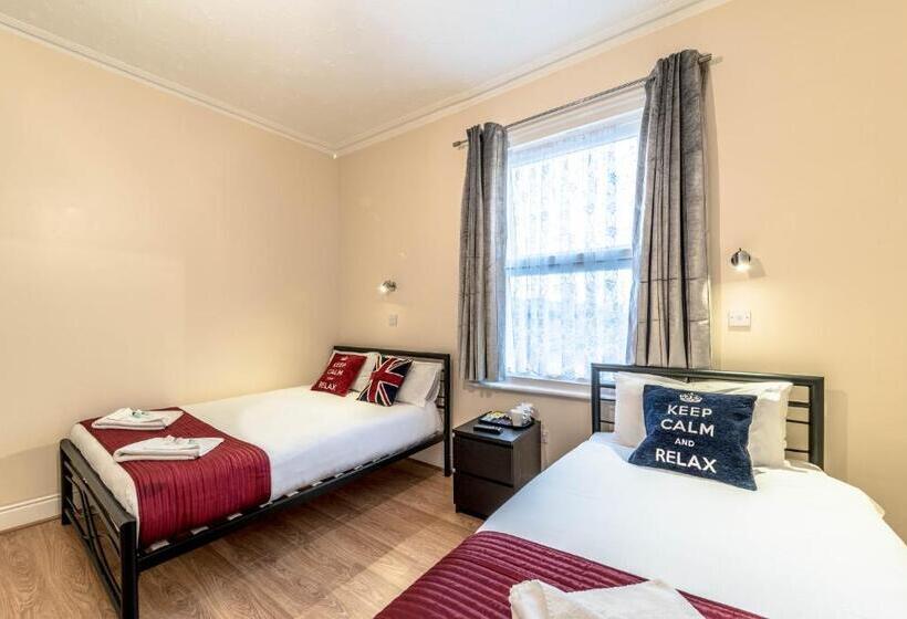 标准三人间, Melandre Hotel By Saba