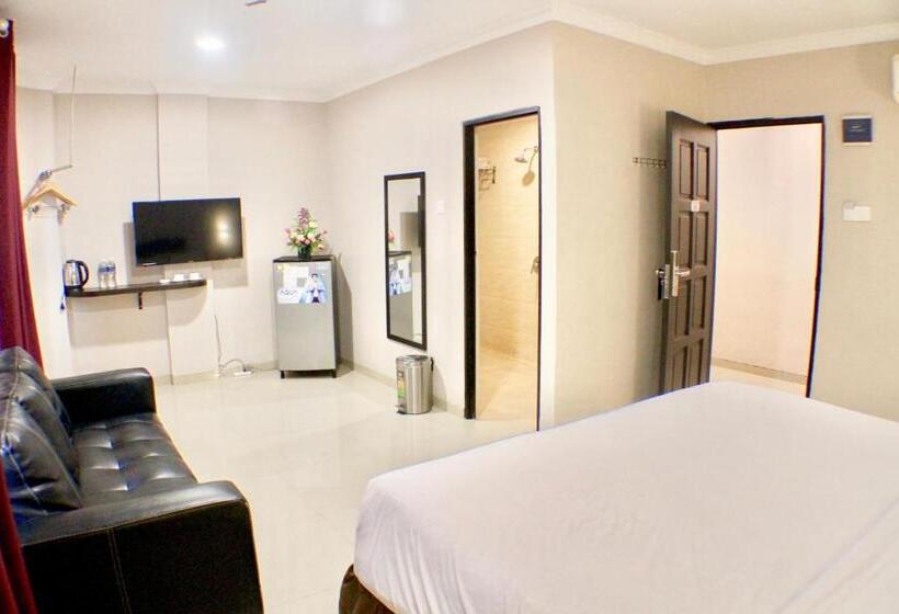 חדר דחוקס עם מיטת קינג, Barelang Hotel Nagoya Batam
