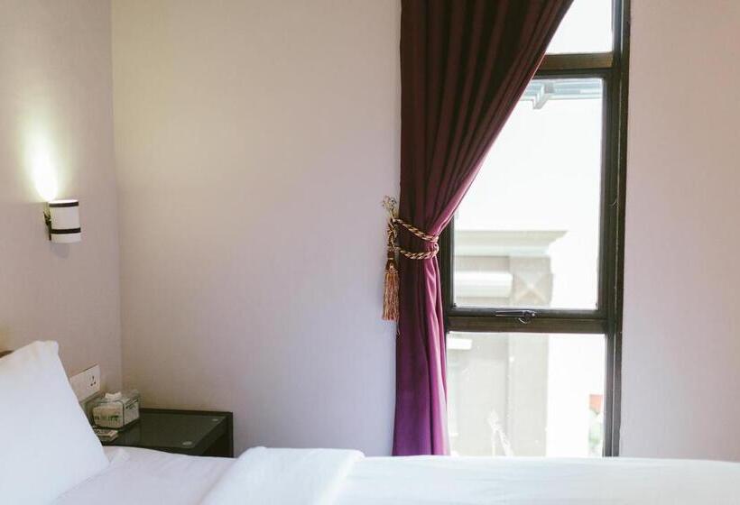 חדר דחוקס עם מיטת קינג, Barelang Hotel Nagoya Batam