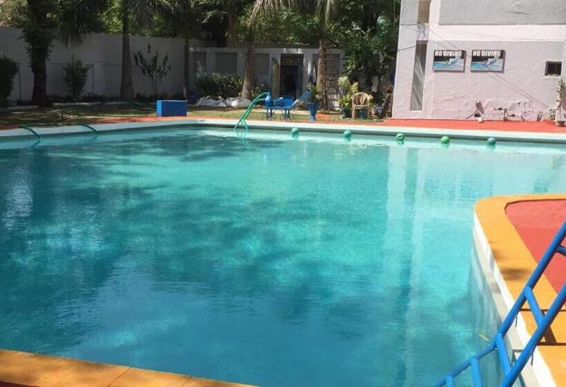 Номер Deluxe Вид на Сад, Homestay Chateau 39