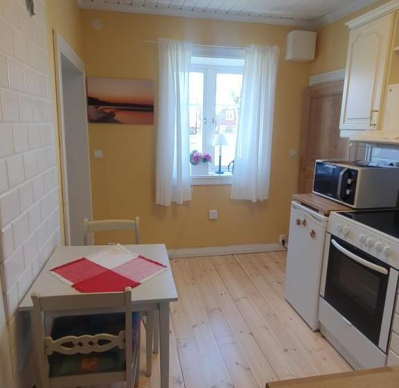 Дом 1 Спальня, Gårdshotell Klockargården