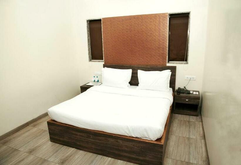 חדר סטנדרט, Ambassador