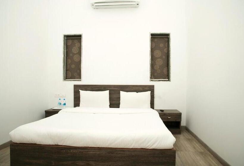 חדר דלוקס, Ambassador