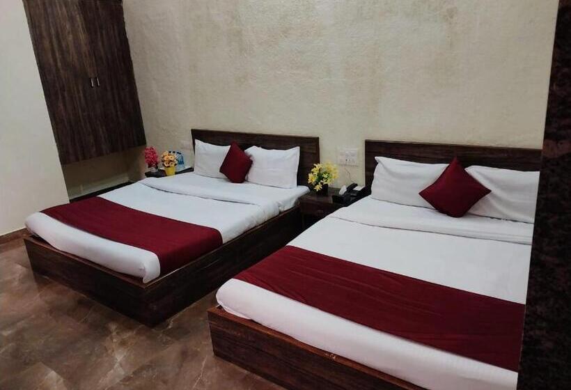 חדר סטנדרט לארבעה, Ambassador