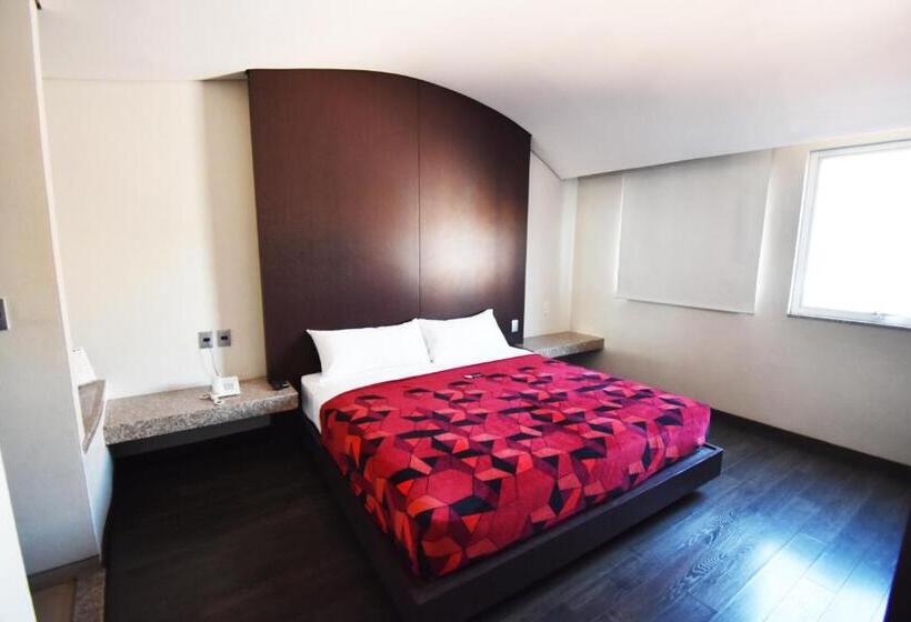 スタンダードルーム, Via La Villa