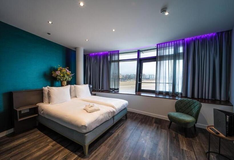 Quarto Ático, De Pier Suites