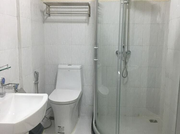 اتاق استاندارد, Yadanar Oo