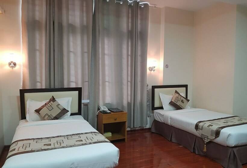 اتاق سوپریور, Yadanar Oo