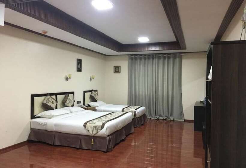 اتاق خانوادگی, Yadanar Oo