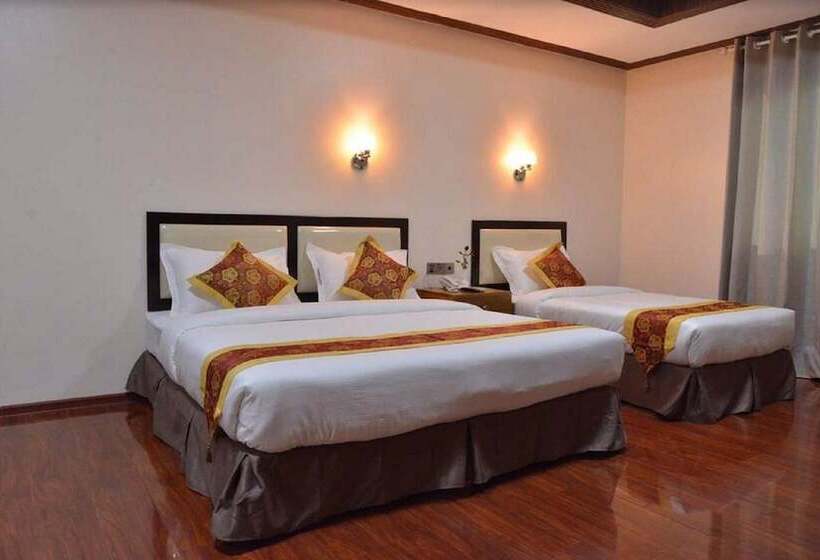 اتاق خانوادگی, Yadanar Oo