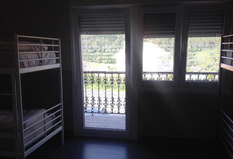 سرير فى غرفة مشتركه, Albergue As Eiras