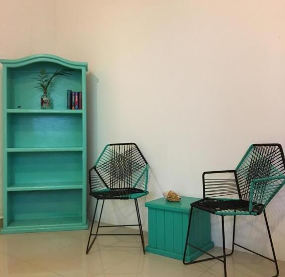 اتاق استاندارد با سرویس بهداشتی مشترک, Hostal Cha Cha Cha