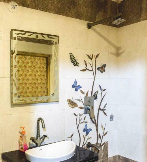 חדר סופריור, Moustache Agra