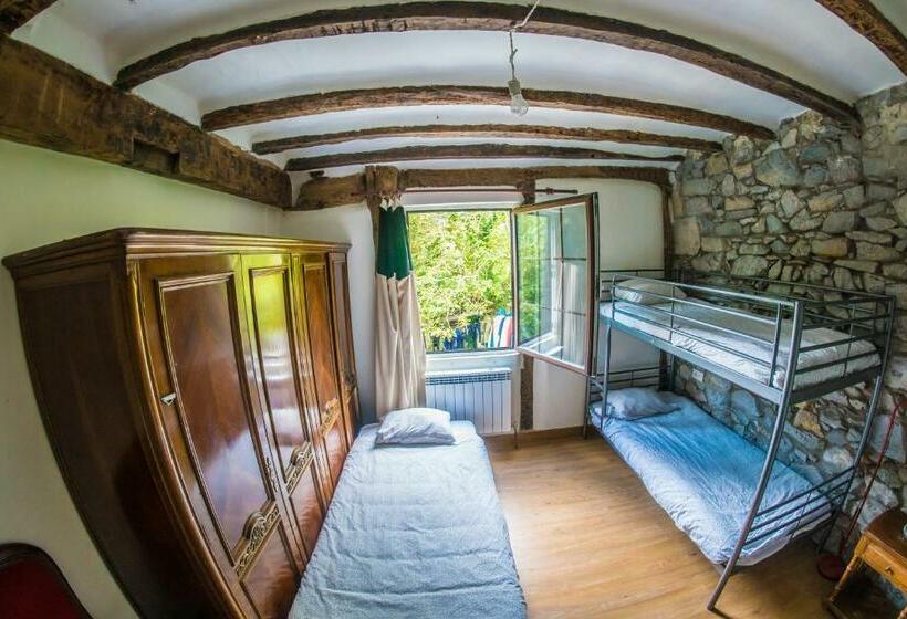 מיטה בחדר משותף, Surf Camp San Sebastian Partyhostel