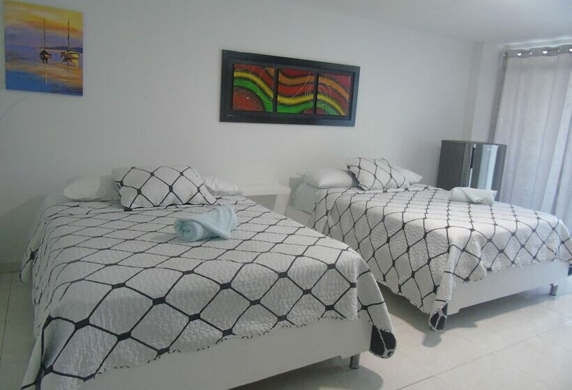 발코니가 있는 스위트, Blue Emerald Inn