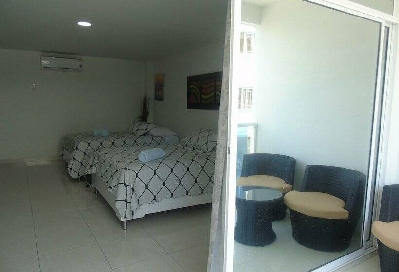 발코니가 있는 스위트, Blue Emerald Inn