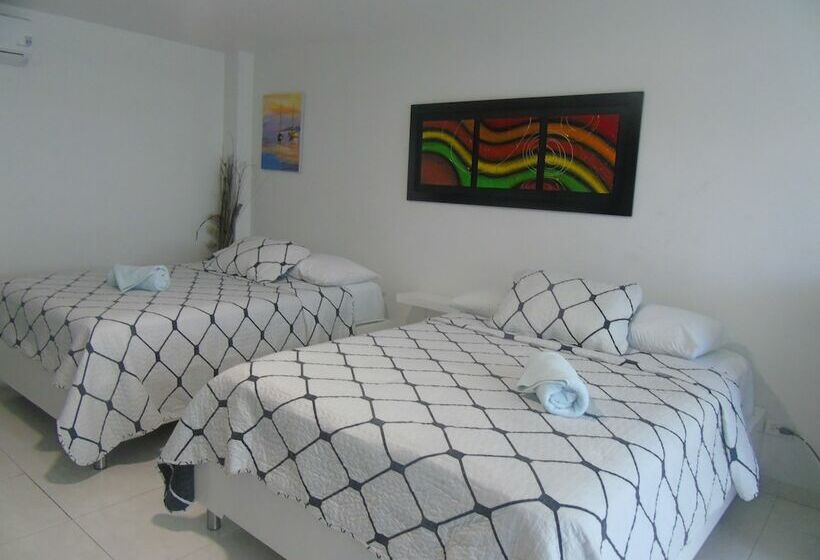 발코니가 있는 스위트, Blue Emerald Inn