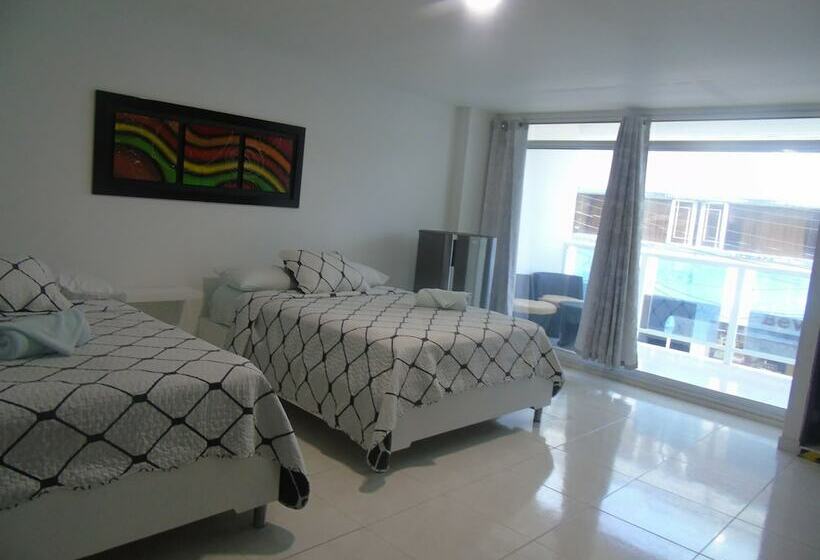 발코니가 있는 스위트, Blue Emerald Inn