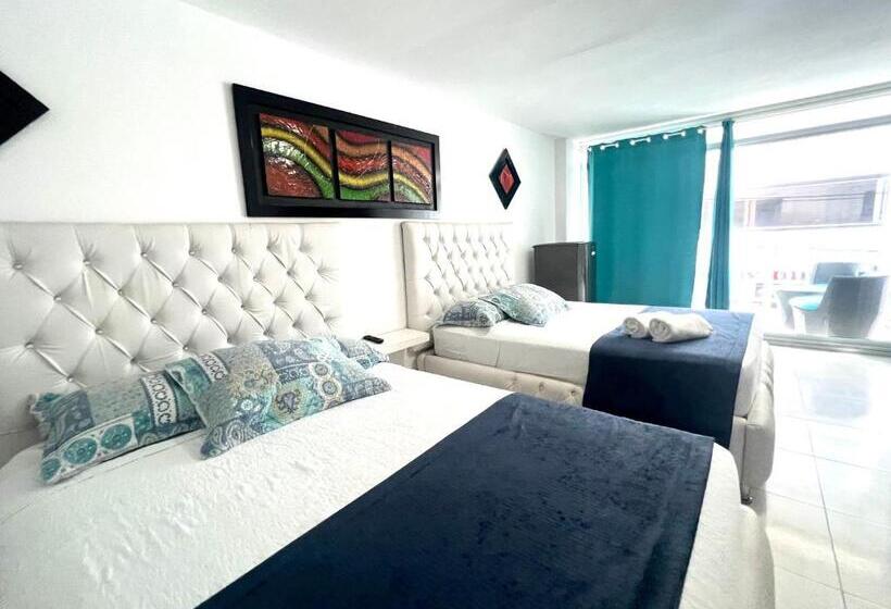 발코니가 있는 스위트, Blue Emerald Inn