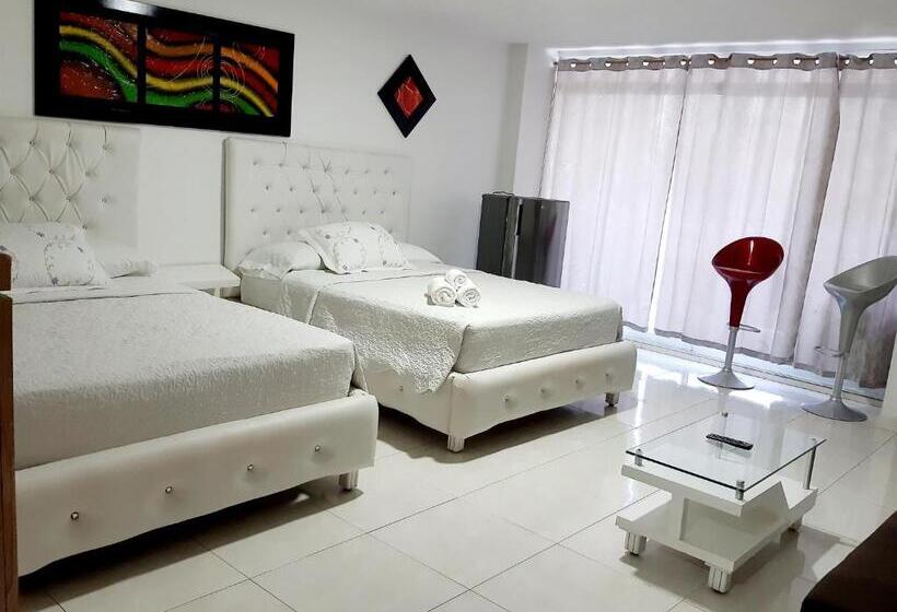 발코니가 있는 스위트, Blue Emerald Inn