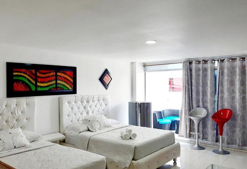 발코니가 있는 스위트, Blue Emerald Inn