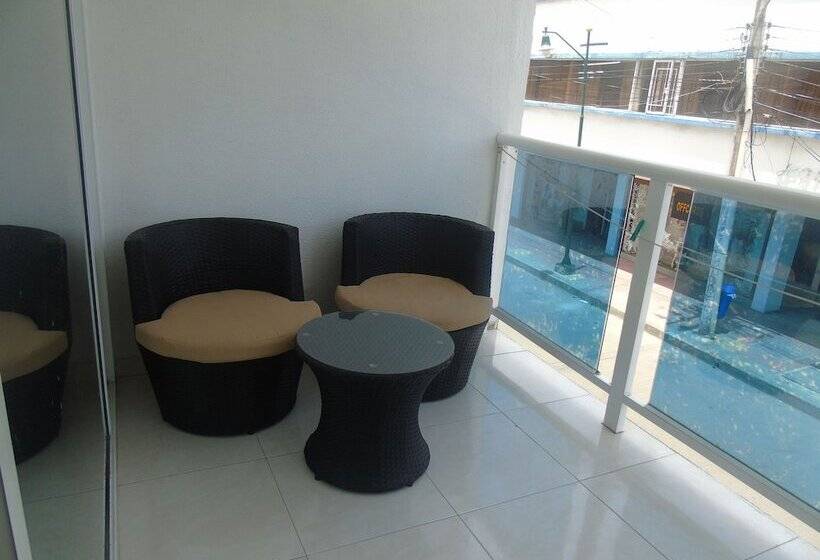 발코니가 있는 스위트, Blue Emerald Inn