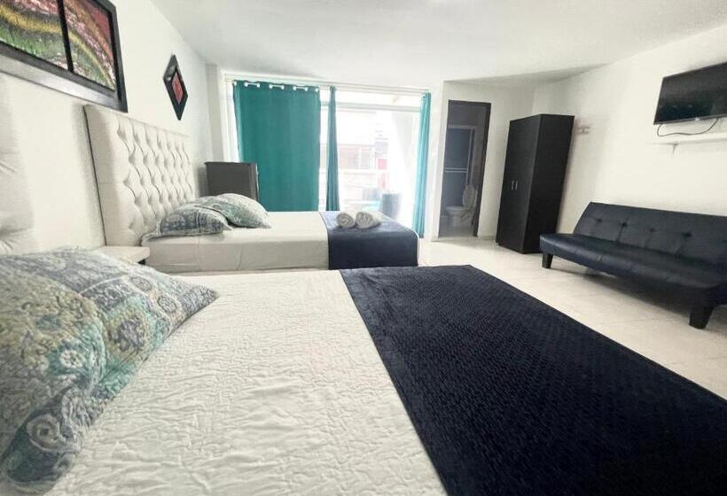 발코니가 있는 스위트, Blue Emerald Inn