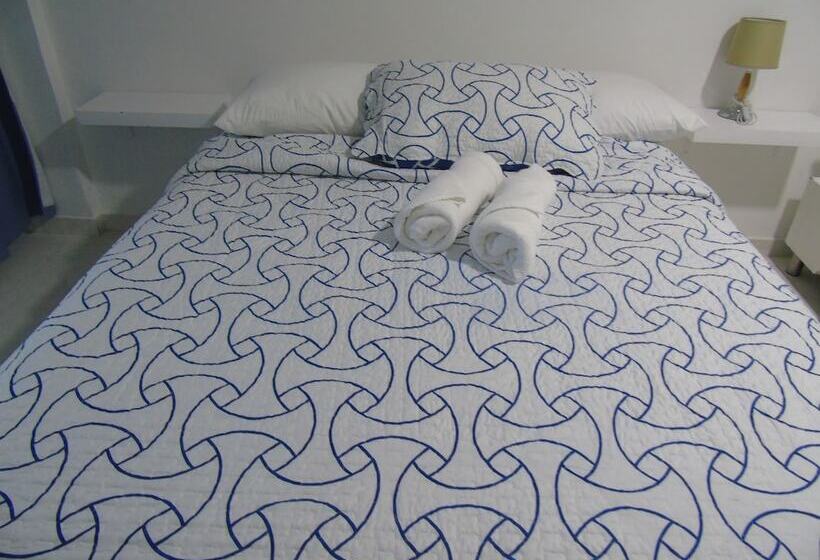 발코니가 있는 스위트, Blue Emerald Inn