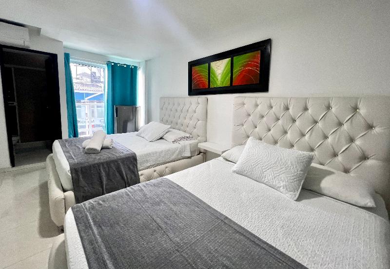 발코니가 있는 스위트, Blue Emerald Inn