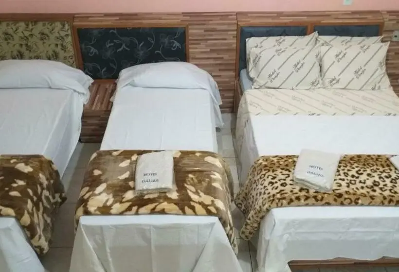 Deluxe Kolmen Hengen Huone, Dalias