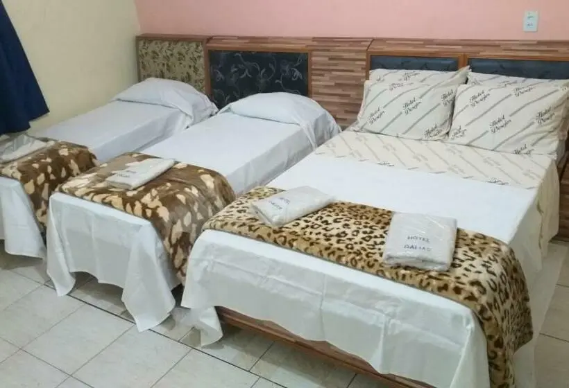 Deluxe Kolmen Hengen Huone, Dalias