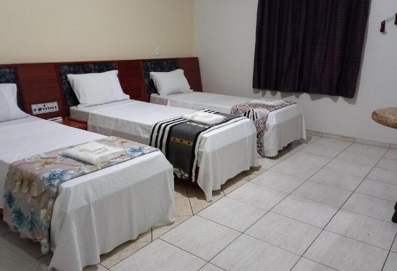 デラックストリプルルーム, Dalias