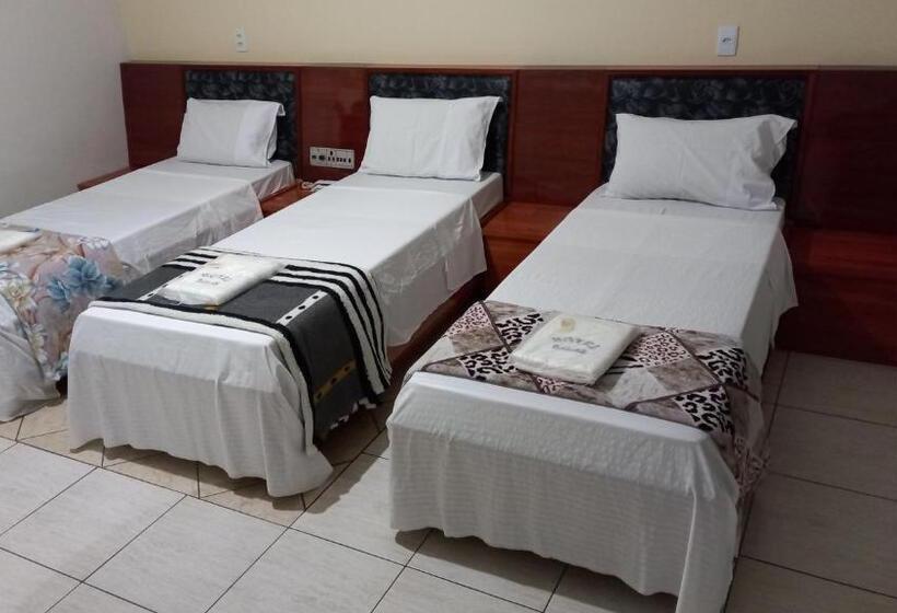 デラックストリプルルーム, Dalias